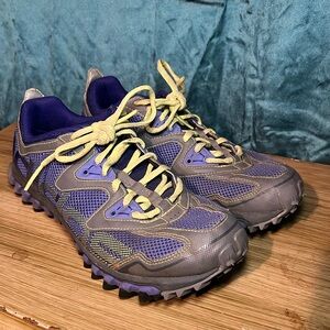 Women’s Adidas Vigor Sneakers